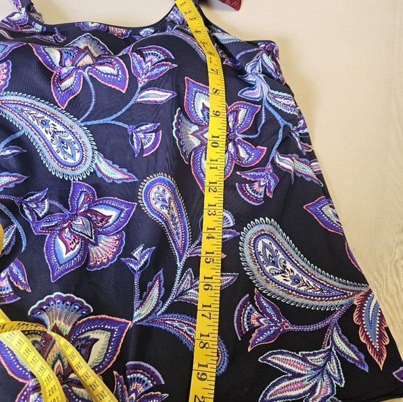 Lands'End-Top Women's 20W  Blue and Purple Floral Swim Tank - Picture 6 of 7